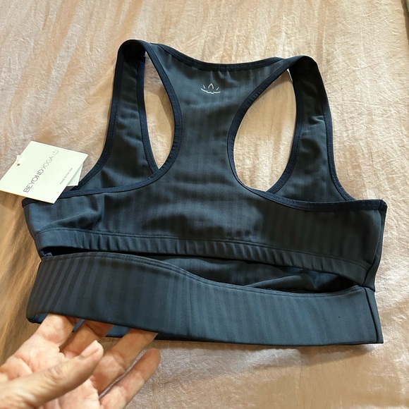 Beyond Yoga Women's Navy Blue Sports Bra - Picture 5 of 5